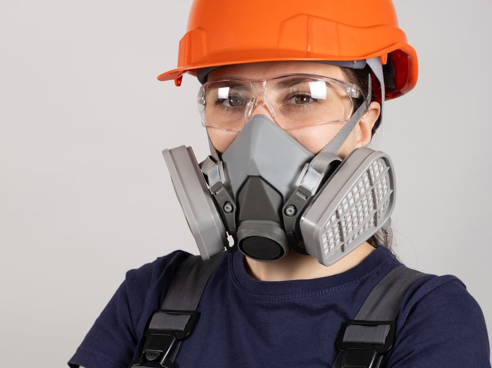 woman-wearing-respirator-mask